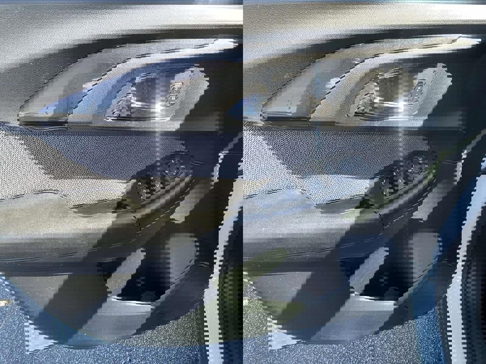 Used 2023 Chevrolet TrailBlazer LT w/ Convenience Package image 14