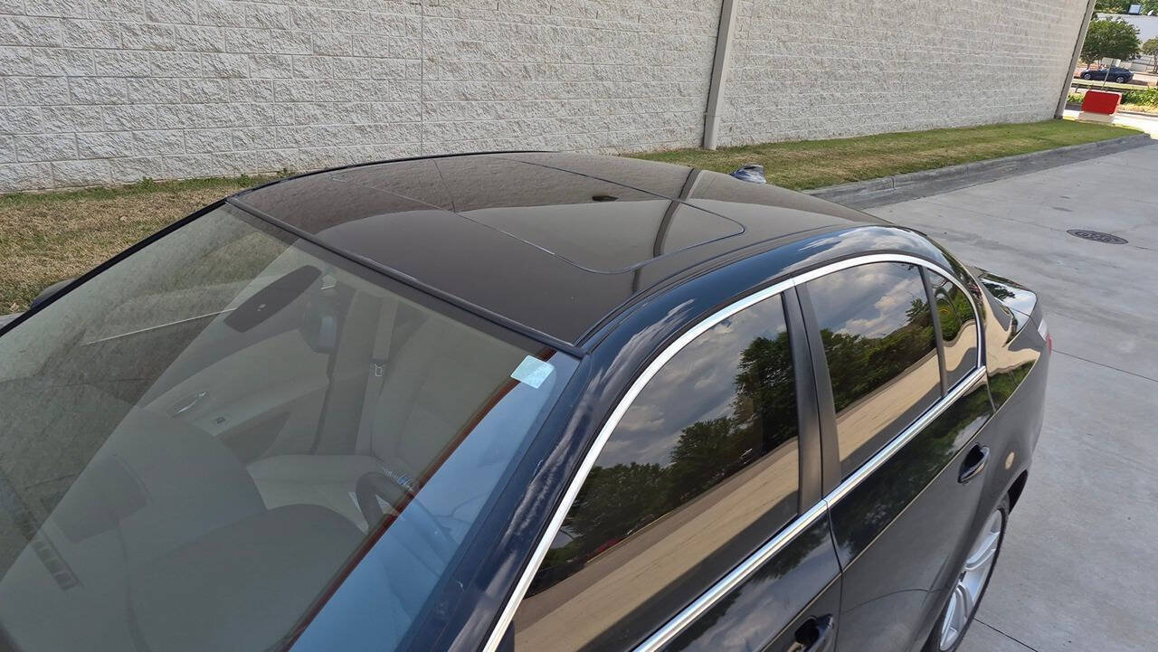 Used 2010 BMW 528i Sedan RWD image 11