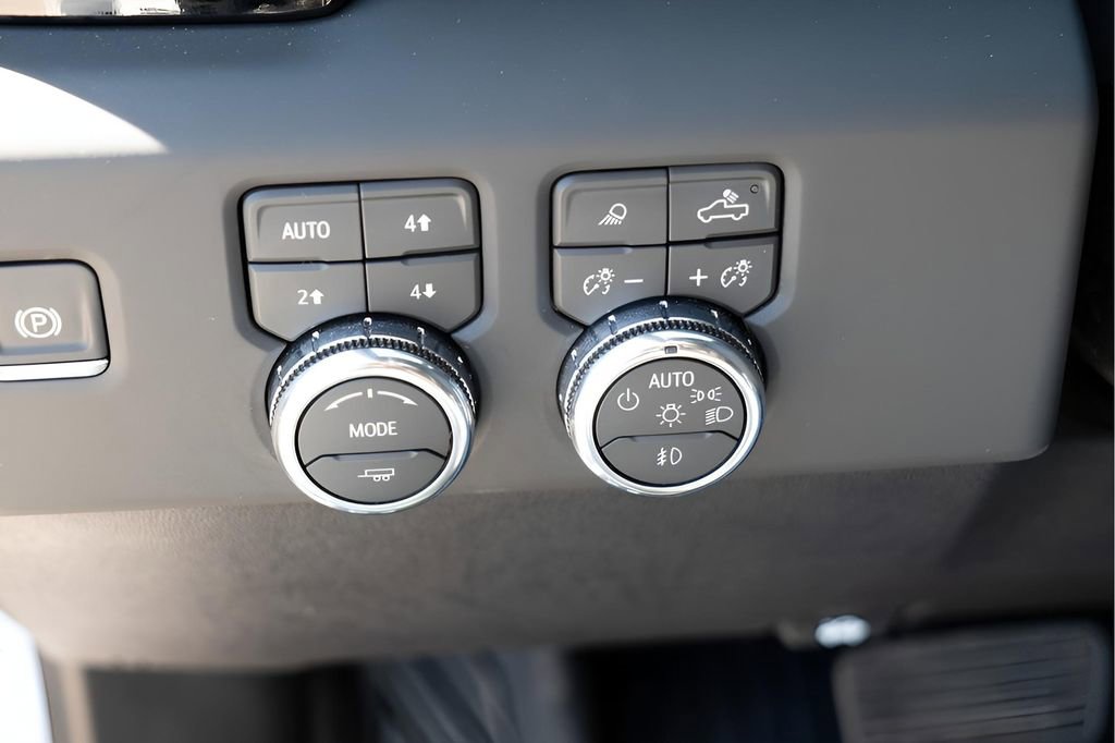 New 2026 GMC Sierra 2500 AT4 w/ AT4 Premium Plus Package AWD/4WD image 18