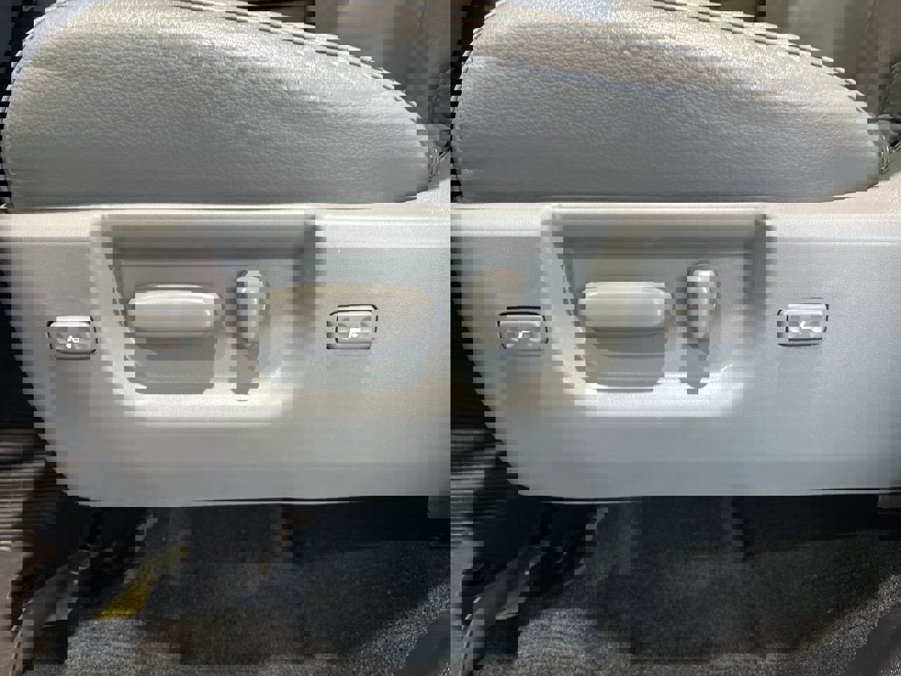 Used 2018 Toyota Sequoia Limited w/ Safety & Convenience Package image 12