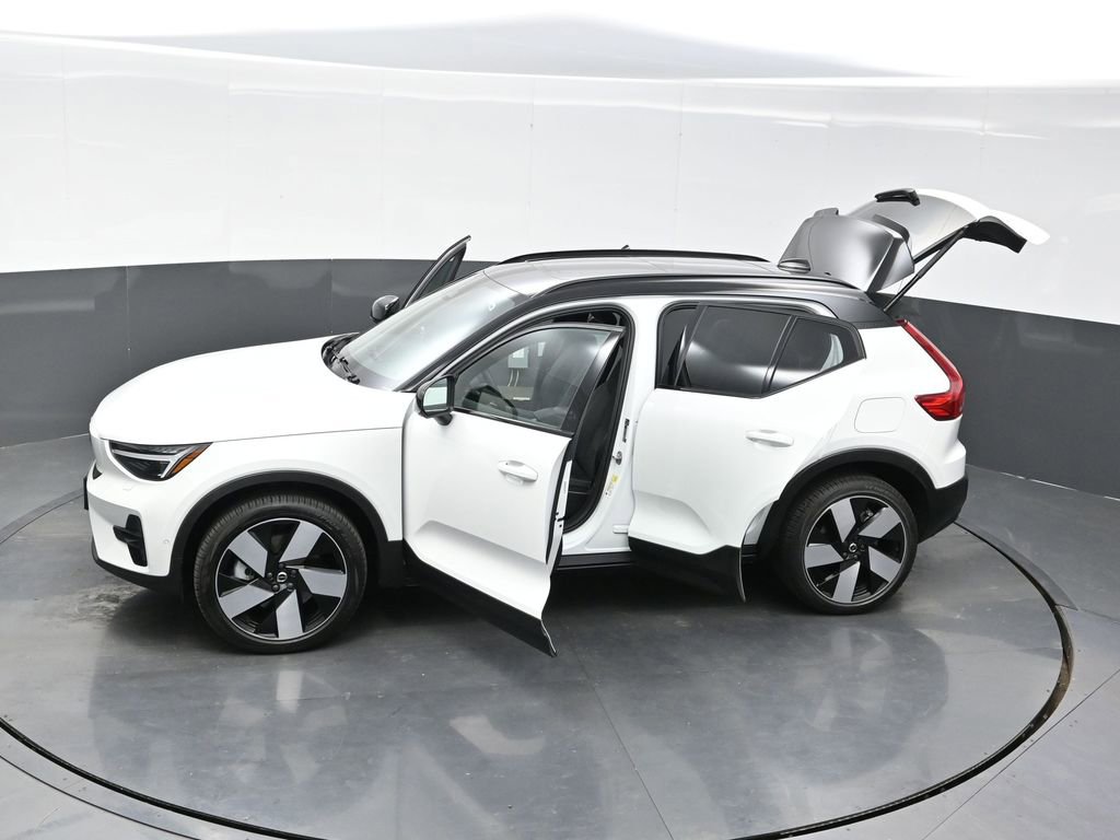 Used 2023 Volvo XC40 Recharge Ultimate w/ Protection Package Premier image 29