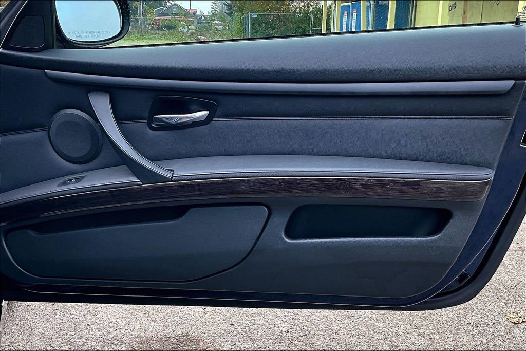 Used 2011 BMW 335i Convertible image 24