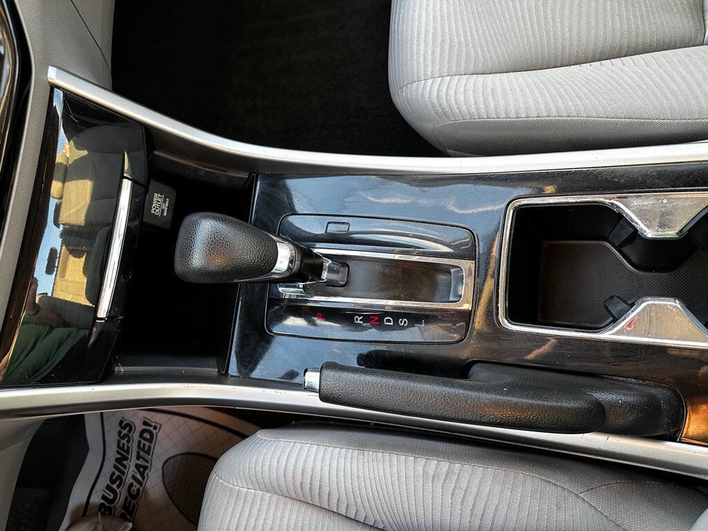 Used 2017 Honda Accord LX image 18