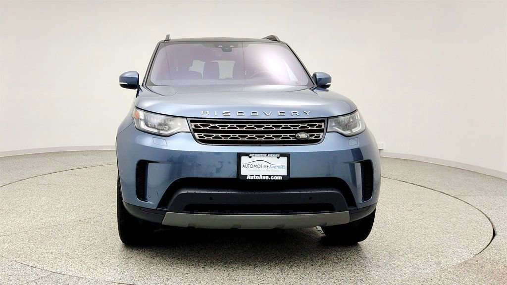 Used 2020 Land Rover Discovery SE AWD/4WD image 2