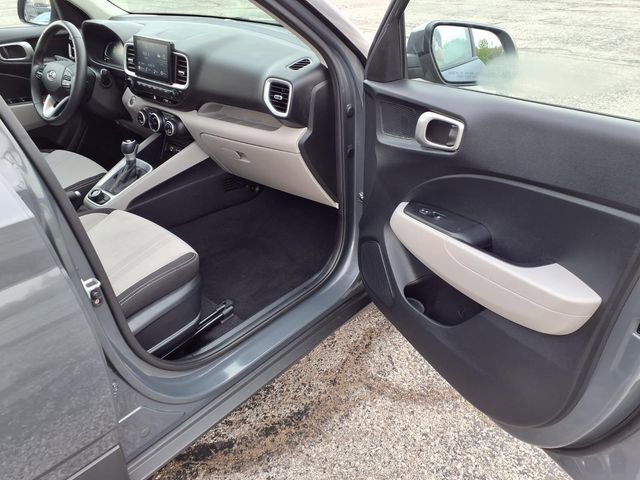 Used 2025 Hyundai Venue SEL FWD image 94