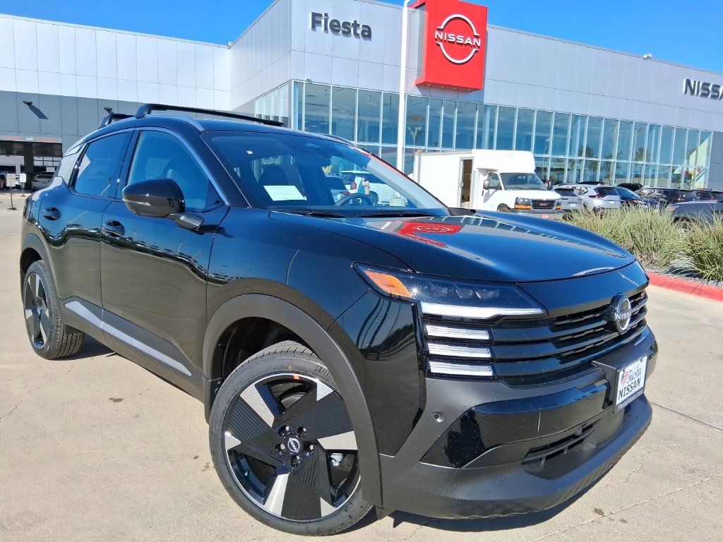 New 2026 Nissan Kicks SR w/ Cold Weather Package