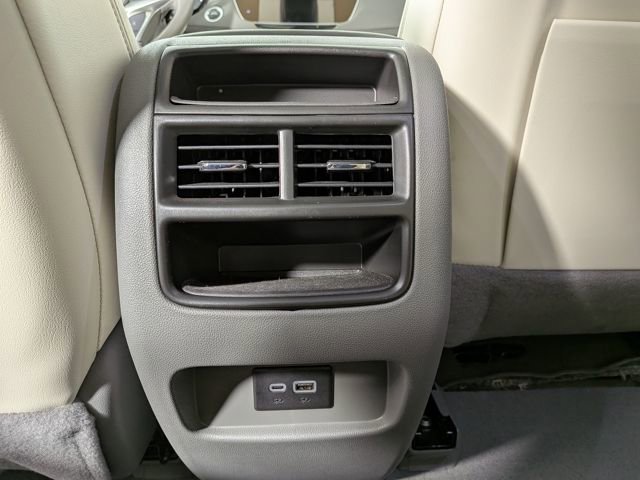 Certified 2024 Cadillac XT5 Premium Luxury FWD image 29