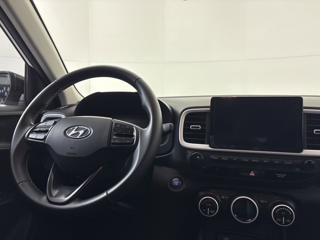 Used 2023 Hyundai Venue Limited w/ Cargo Package image 21
