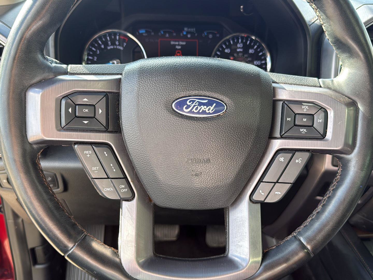 Used 2019 Ford Expedition Platinum RWD image 3