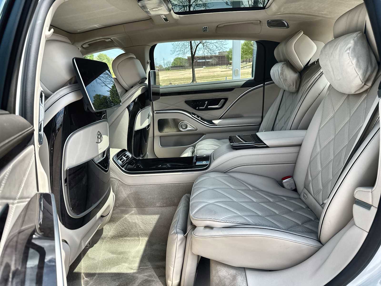 Used 2024 Mercedes-Benz Maybach S 680 4MATIC image 4