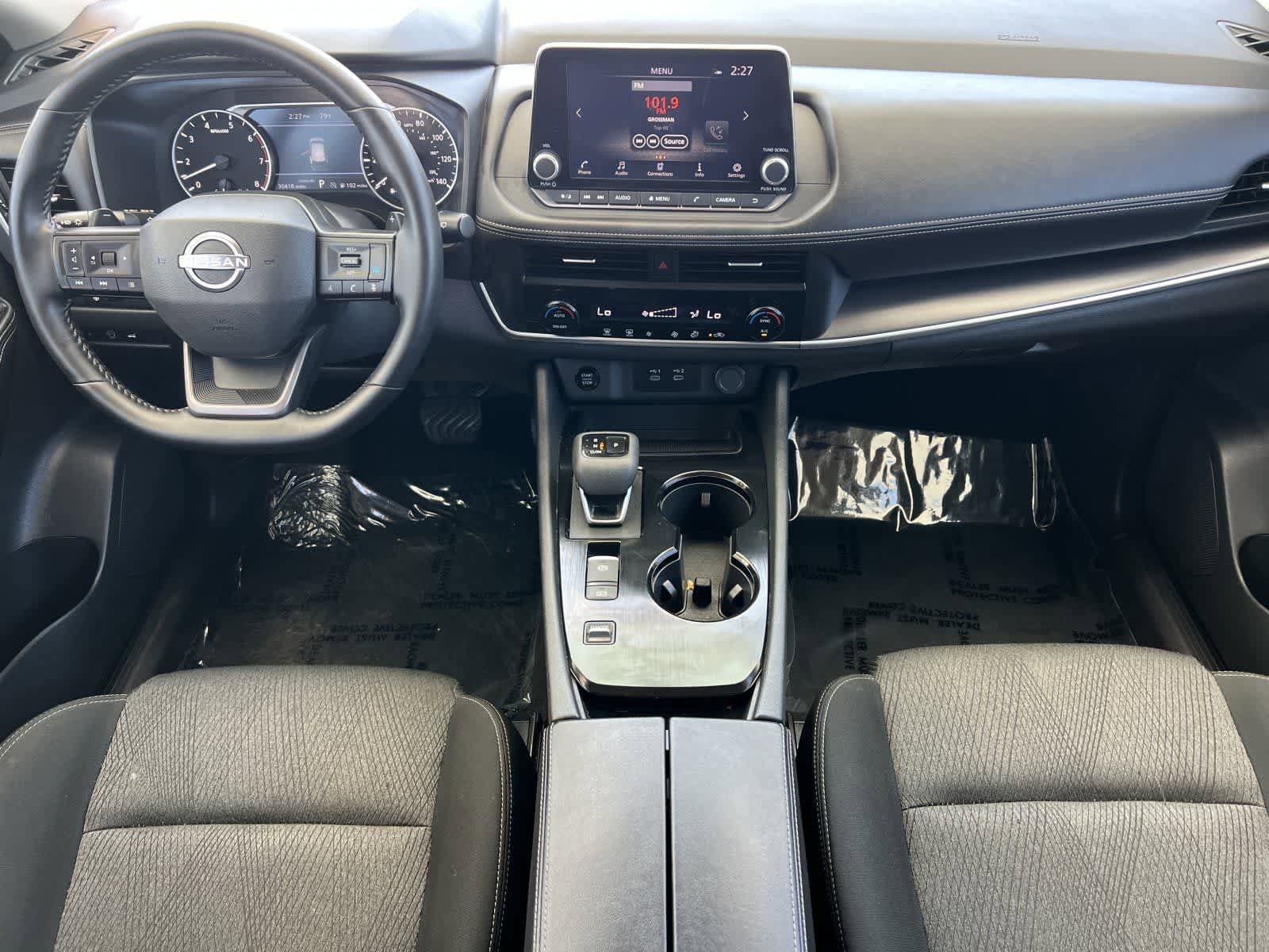 Used 2025 Nissan Rogue SV FWD image 4