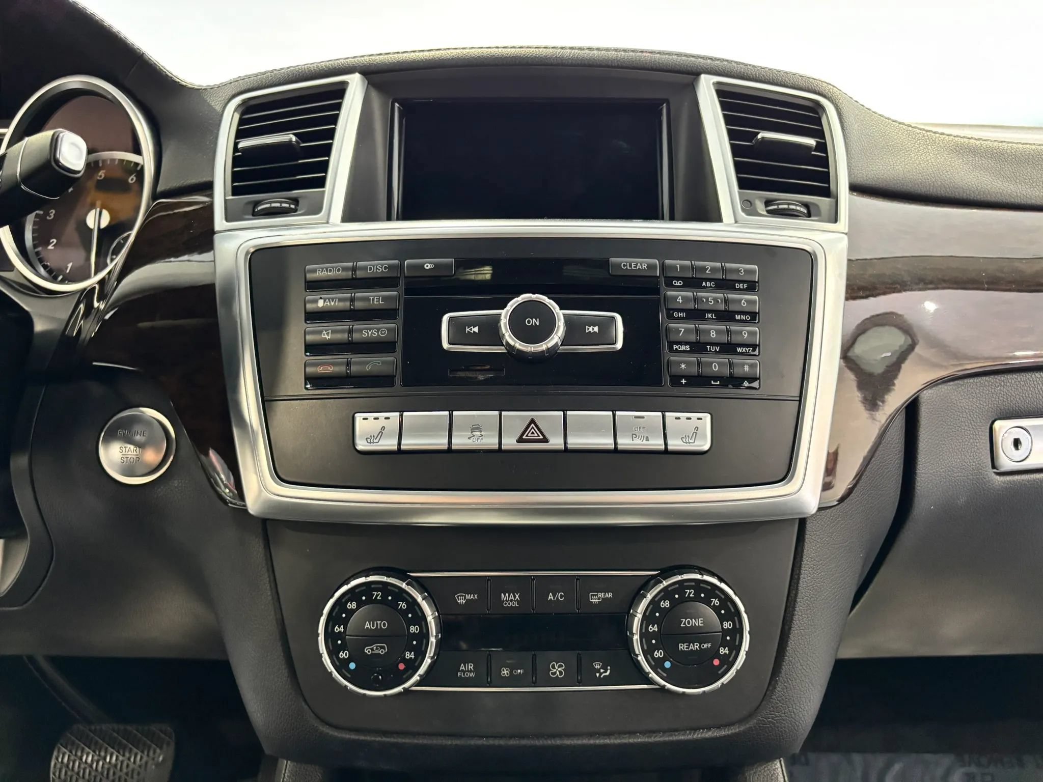 Used 2014 Mercedes-Benz GL 450 4MATIC image 30