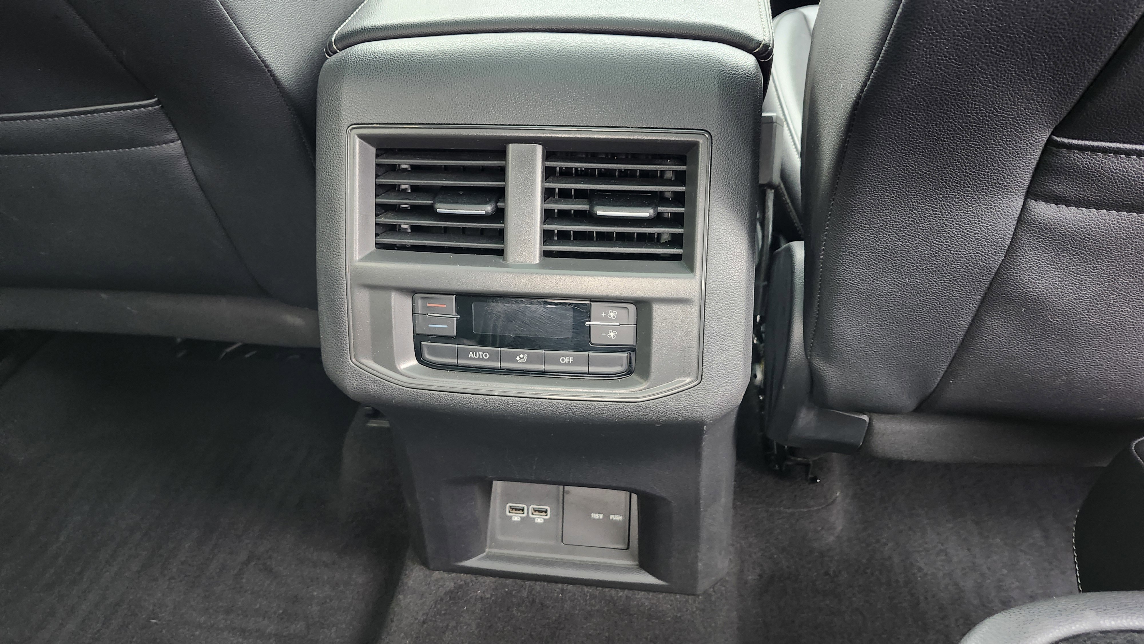 Used 2021 Volkswagen Atlas SE w/ Panoramic Sunroof Package image 22