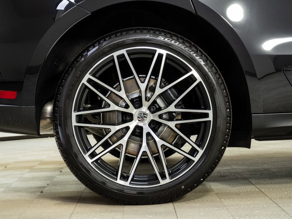New 2026 Porsche Macan image 39