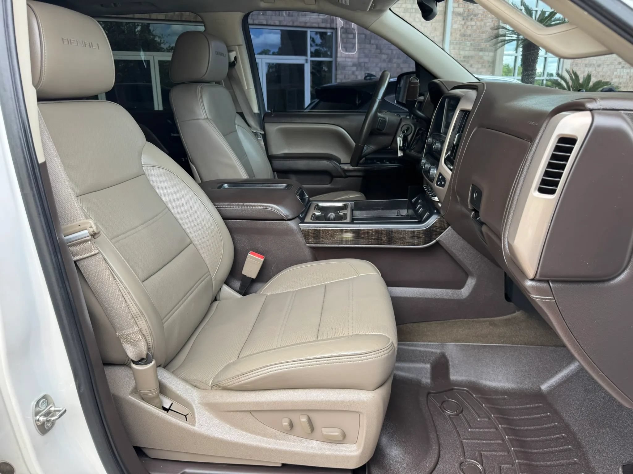 Used 2015 GMC Sierra 1500 Denali w/ Driver Alert Package AWD/4WD image 25