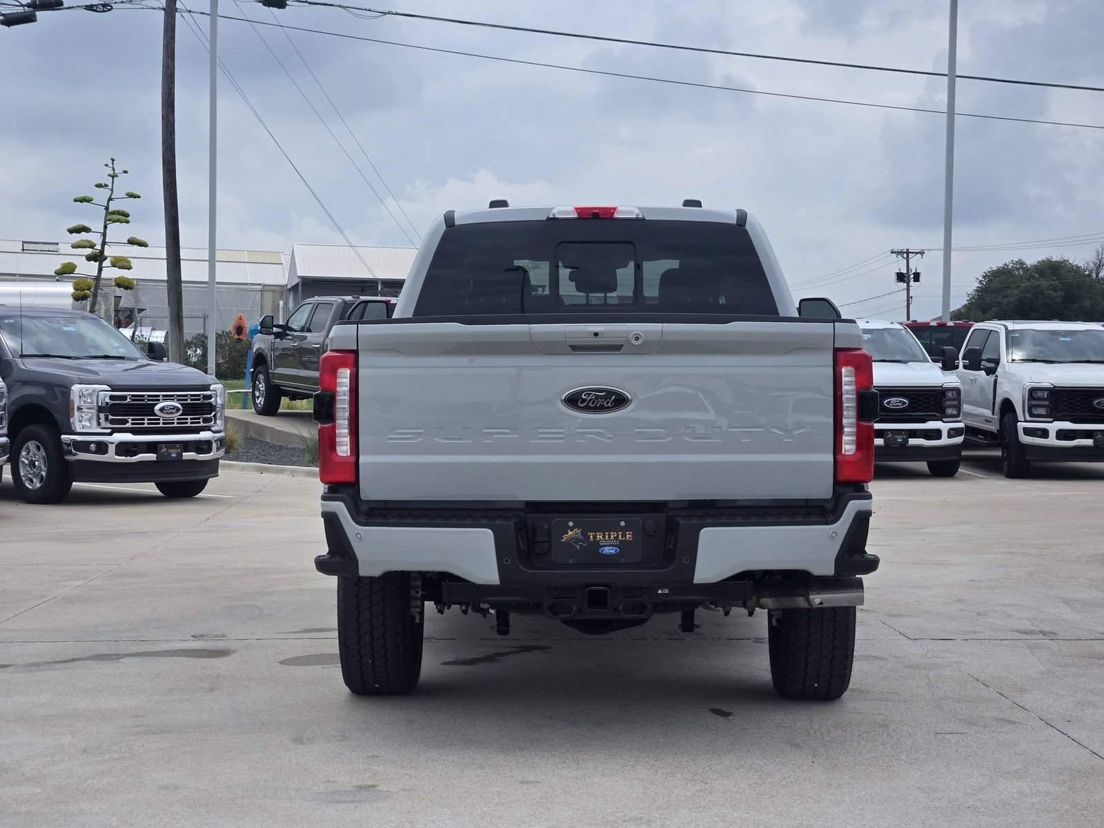 New 2026 Ford F250 Lariat w/ Black Appearance Package AWD/4WD image 8