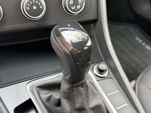 Certified 2023 Volkswagen Jetta Sport FWD image 30