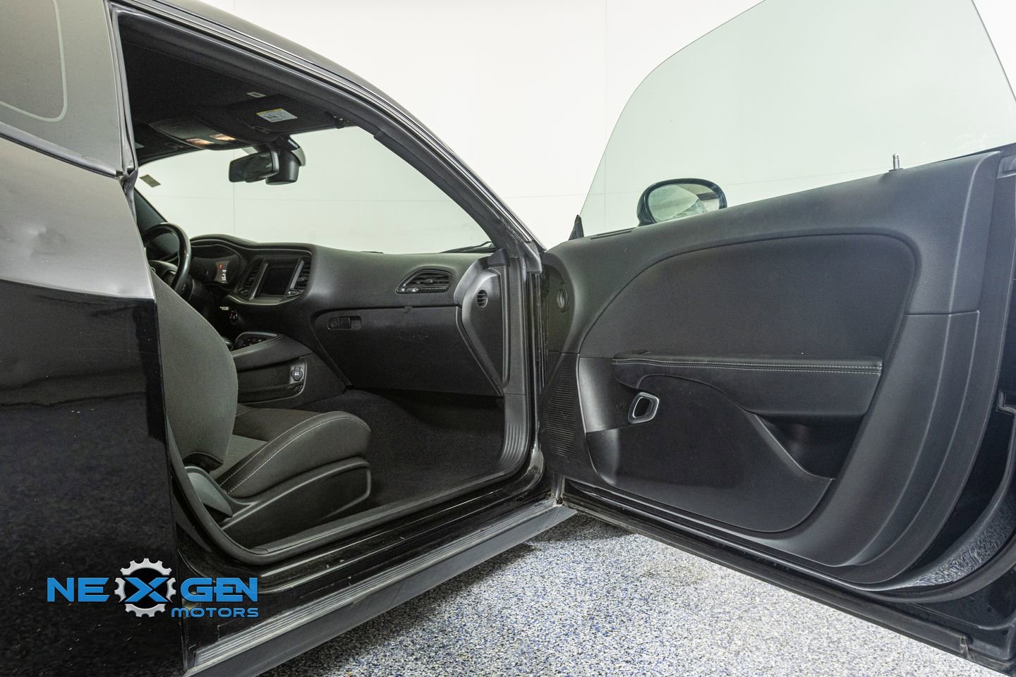 Used 2019 Dodge Challenger GT image 27