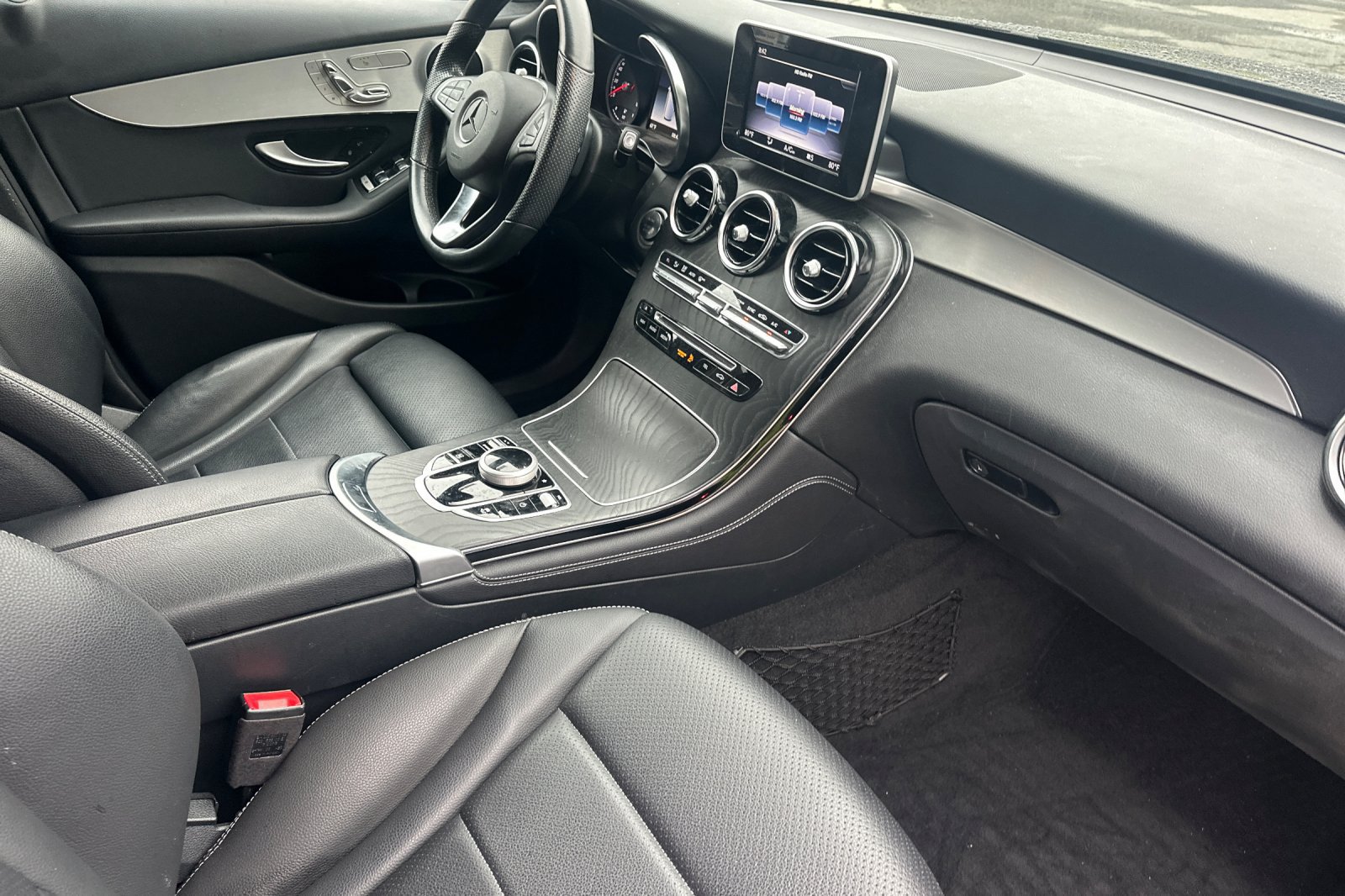 Used 2019 Mercedes-Benz GLC 300 4MATIC image 15