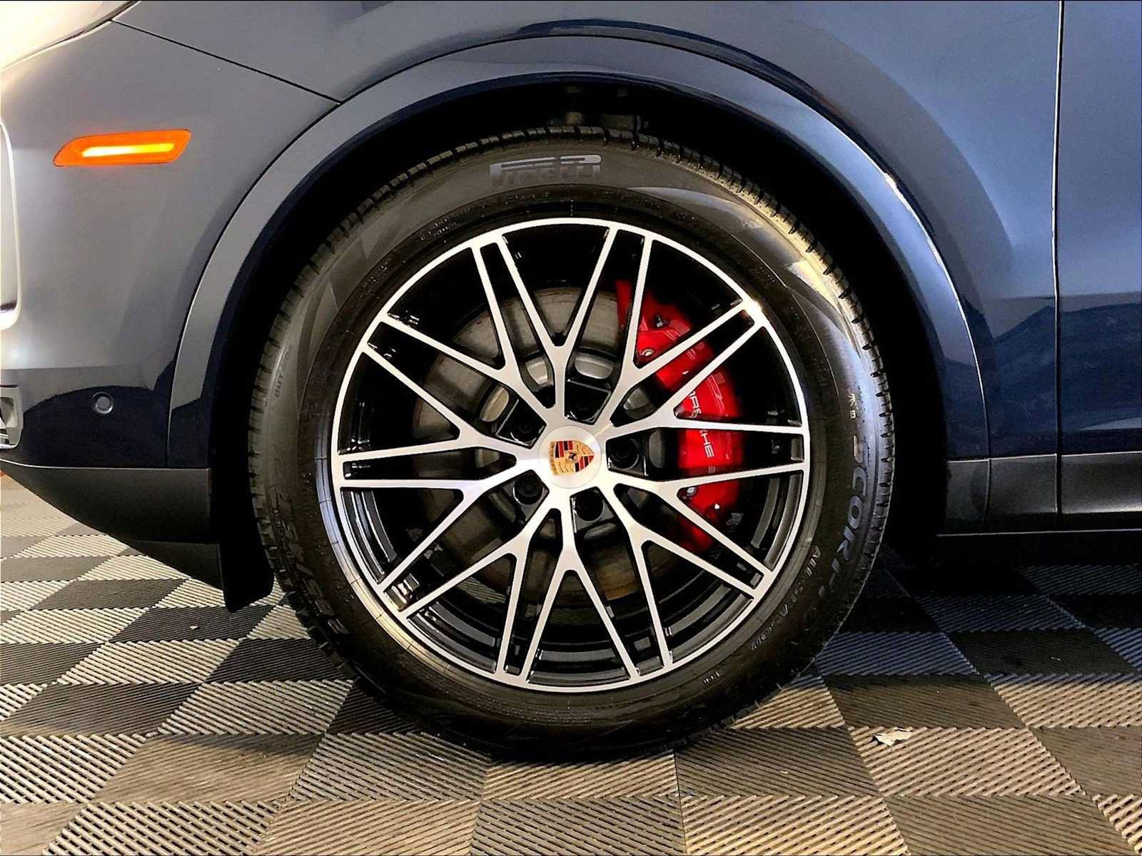 Used 2026 Porsche Cayenne S AWD/4WD image 11