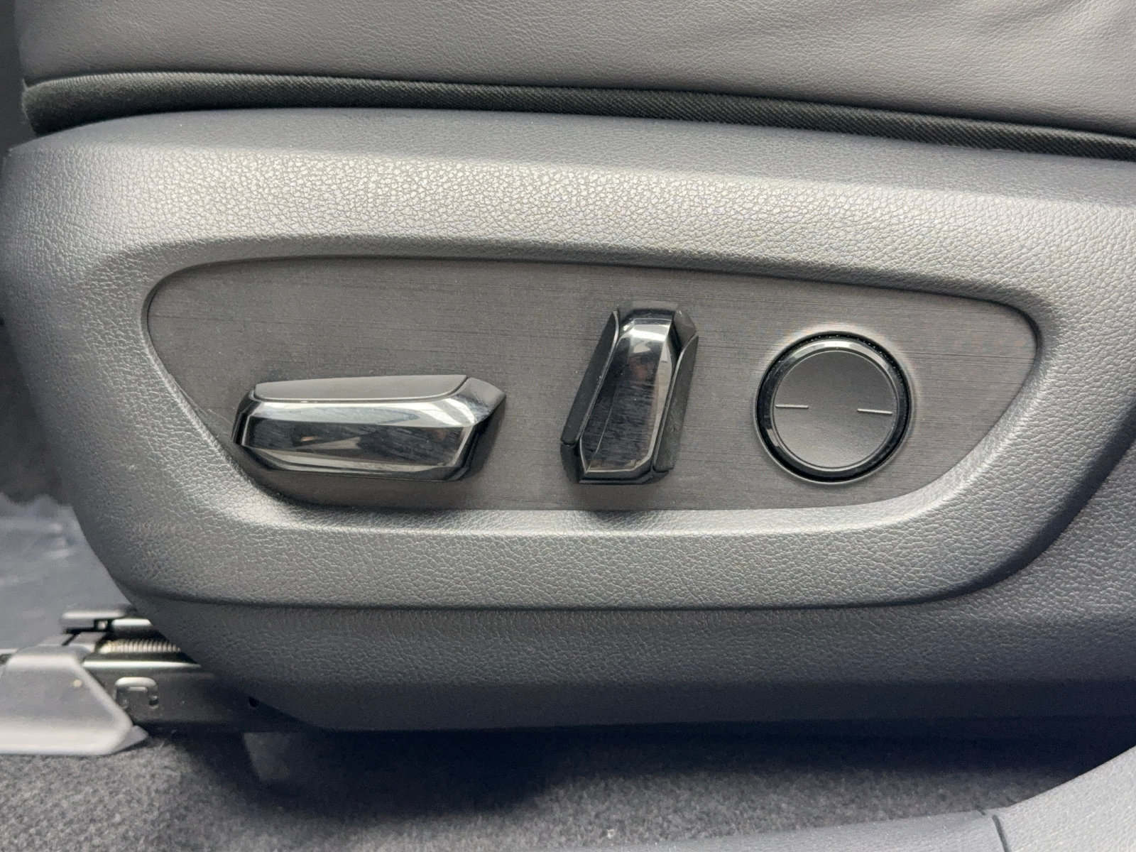 Used 2023 Lexus RX 350 Premium Plus w/ Cold Area Package FWD image 18