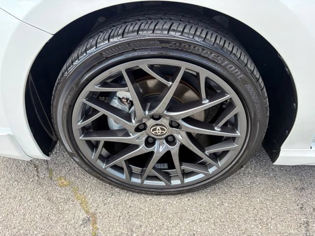 Used 2025 Toyota Camry XSE FWD image 11