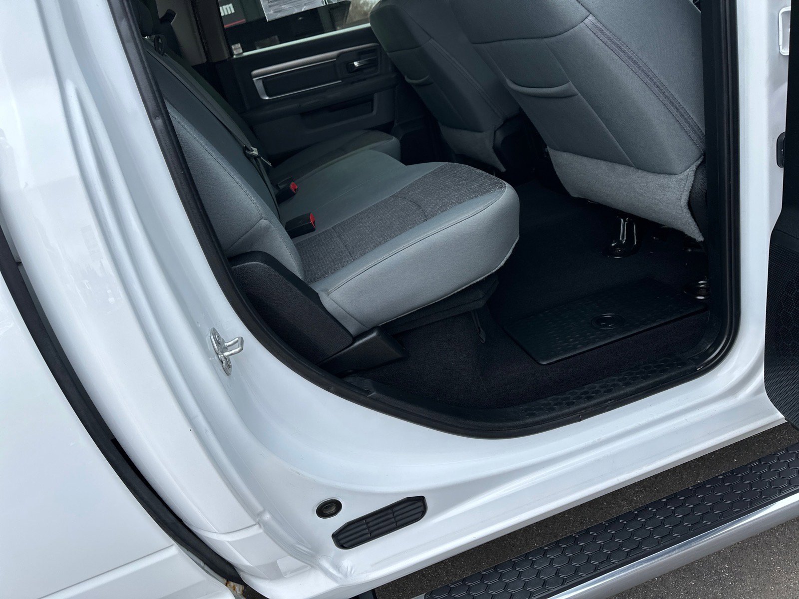Used 2018 RAM 1500 Outdoorsman image 23