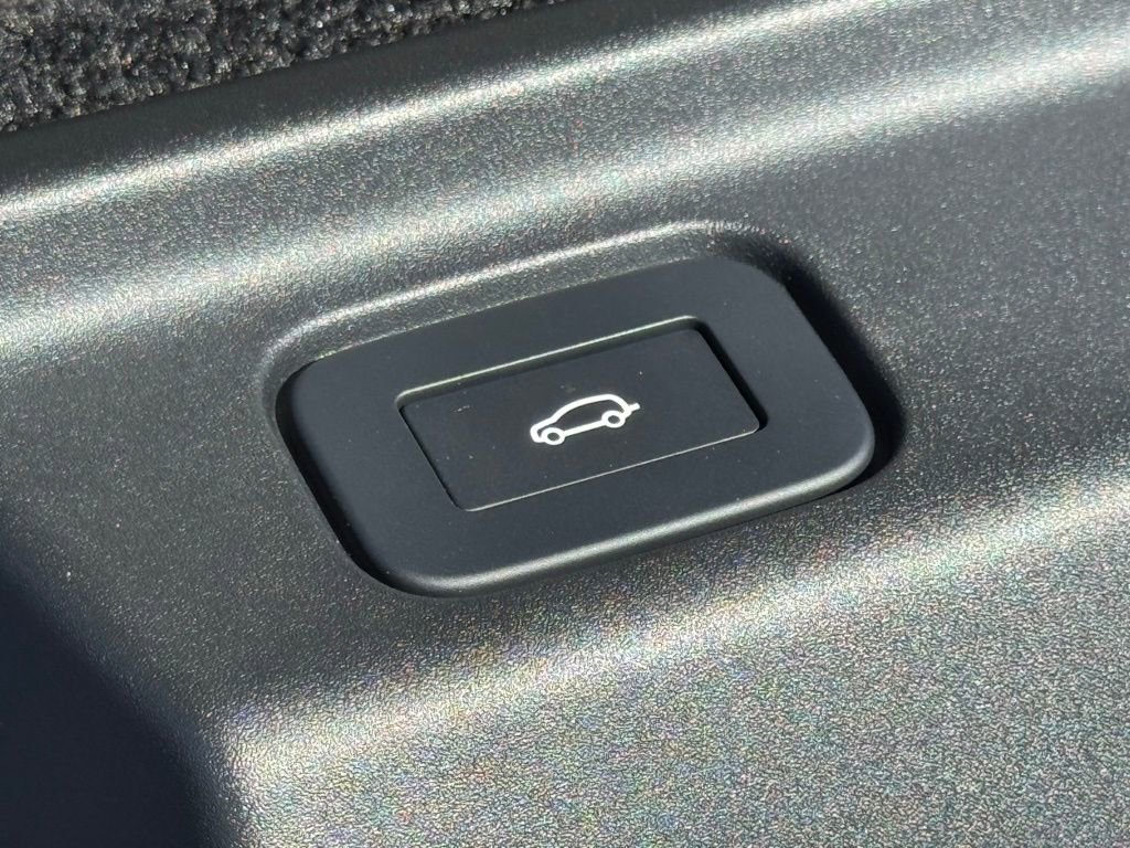 Used 2024 Land Rover Range Rover Long Wheelbase Autobiography image 40