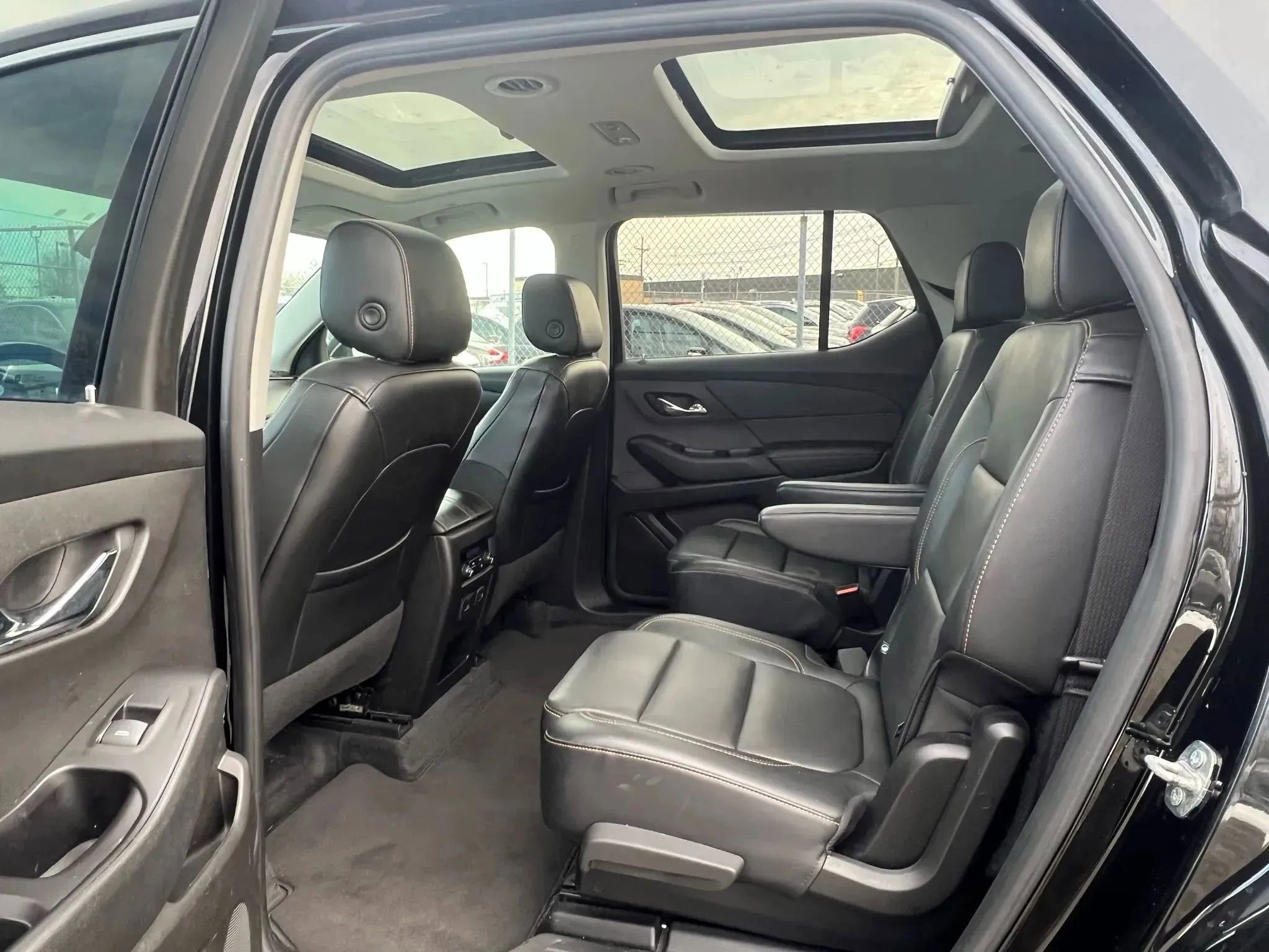Used 2019 Chevrolet Traverse Premier AWD/4WD image 30
