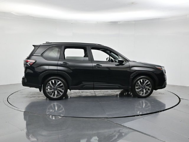 Used 2025 Subaru Forester Touring w/ Popular Package - Touring AWD/4WD image 2