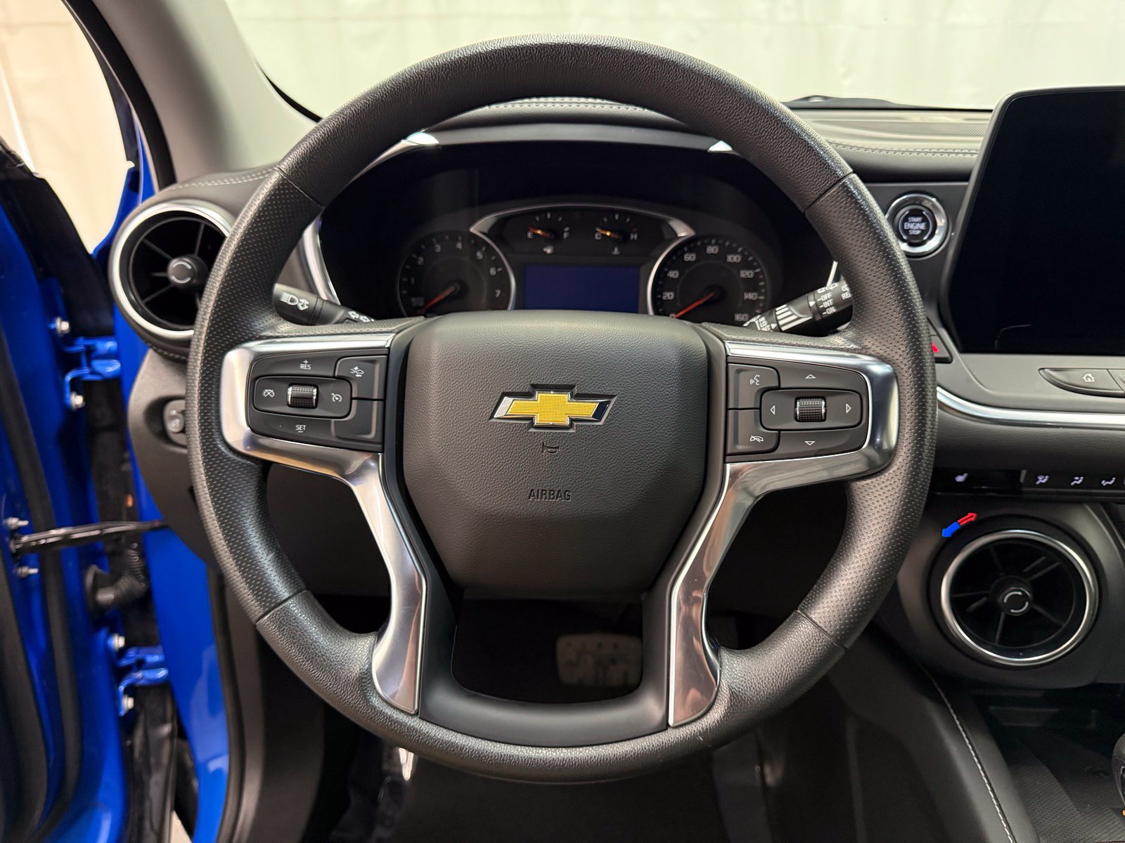 Used 2024 Chevrolet Blazer LT w/ Convenience Package FWD image 12