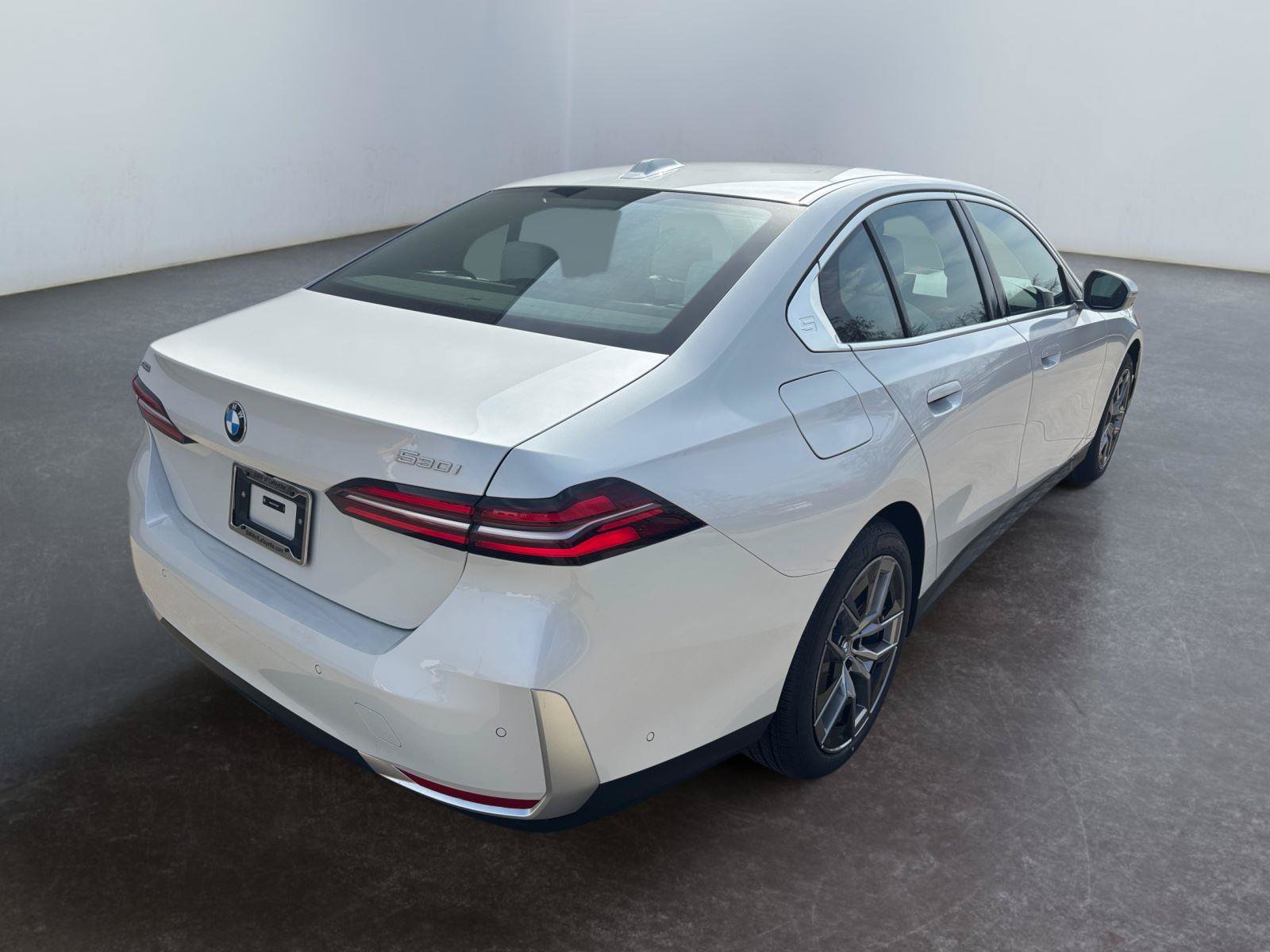 New 2026 BMW 530i xDrive AWD/4WD image 13