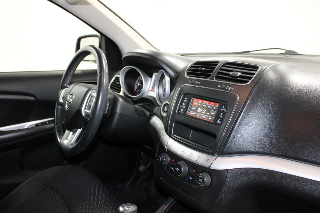 Used 2019 Dodge Journey SE w/ Connectivity Group FWD image 31