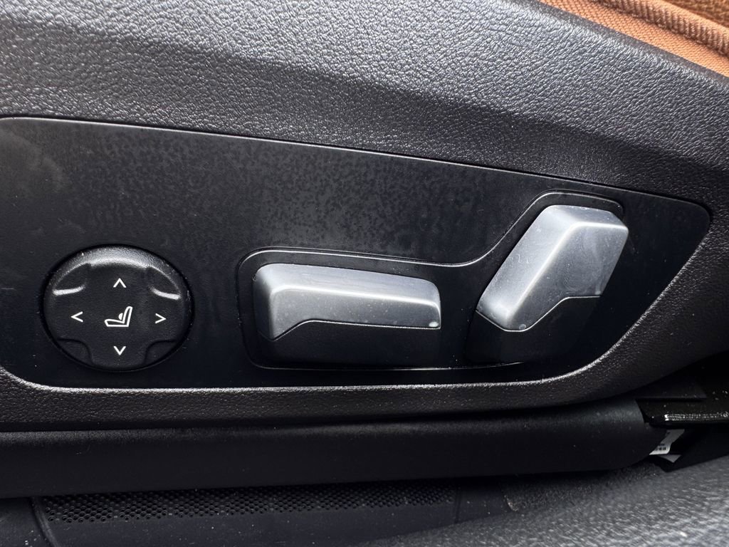 Used 2022 BMW 330i Sedan w/ Premium Package 2 image 24