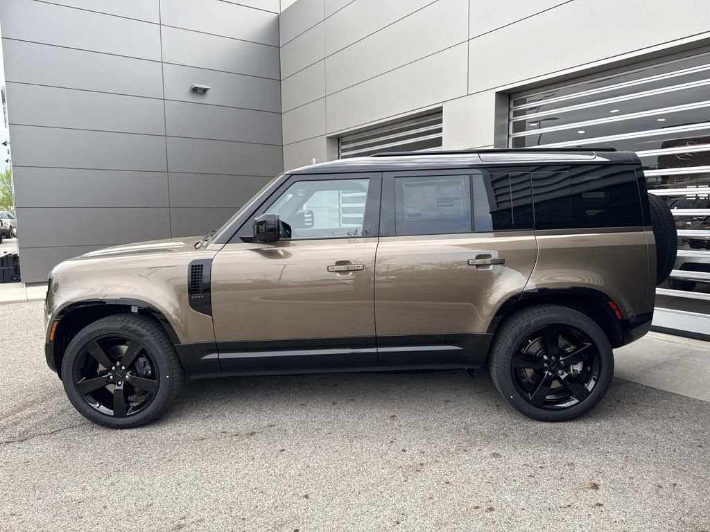 New 2026 Land Rover Defender 110 X-Dynamic SE image 4