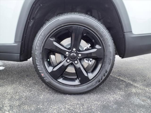 New 2025 Jeep Grand Cherokee L Laredo AWD/4WD image 4