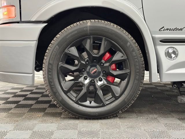 New 2026 GMC Savana 2500 RWD image 60