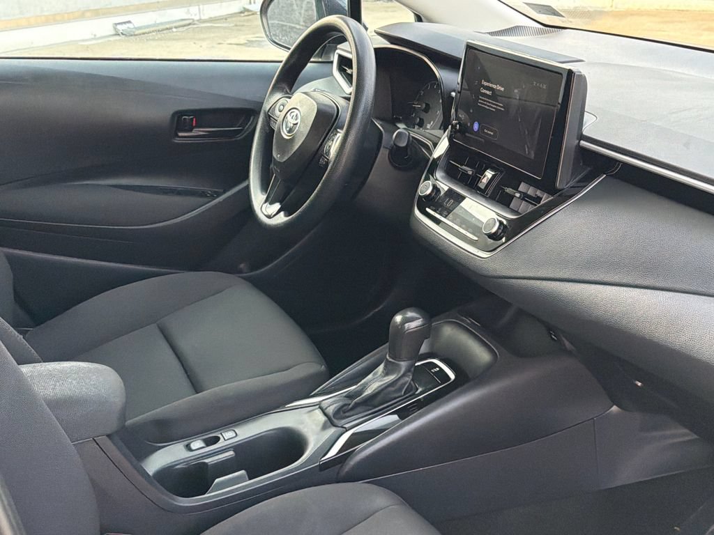 Used 2025 Toyota Corolla LE w/ Convenience Package FWD image 7