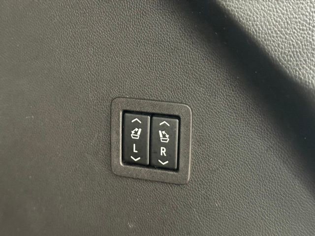 Used 2023 Buick Enclave Avenir w/ Avenir Technology Package image 6