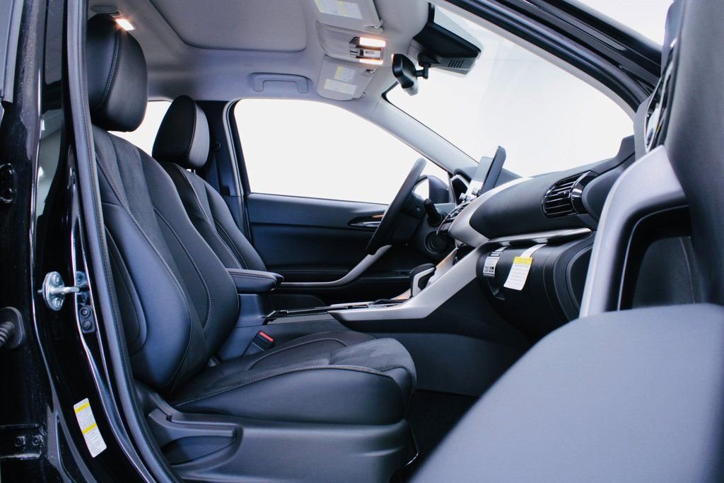 Used 2024 Mitsubishi Eclipse Cross SE image 25