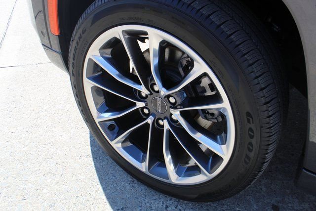 Used 2022 Jeep Wagoneer Series II w/ Convenience Group I image 3