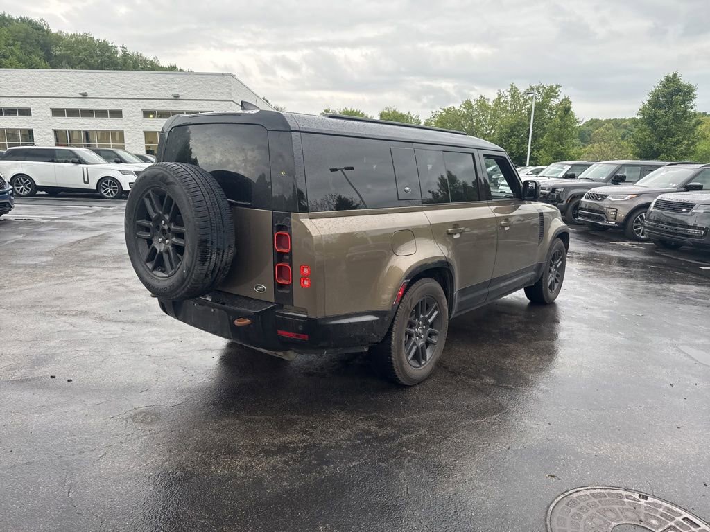 Used 2023 Land Rover Defender 130 X-Dynamic SE AWD/4WD image 5