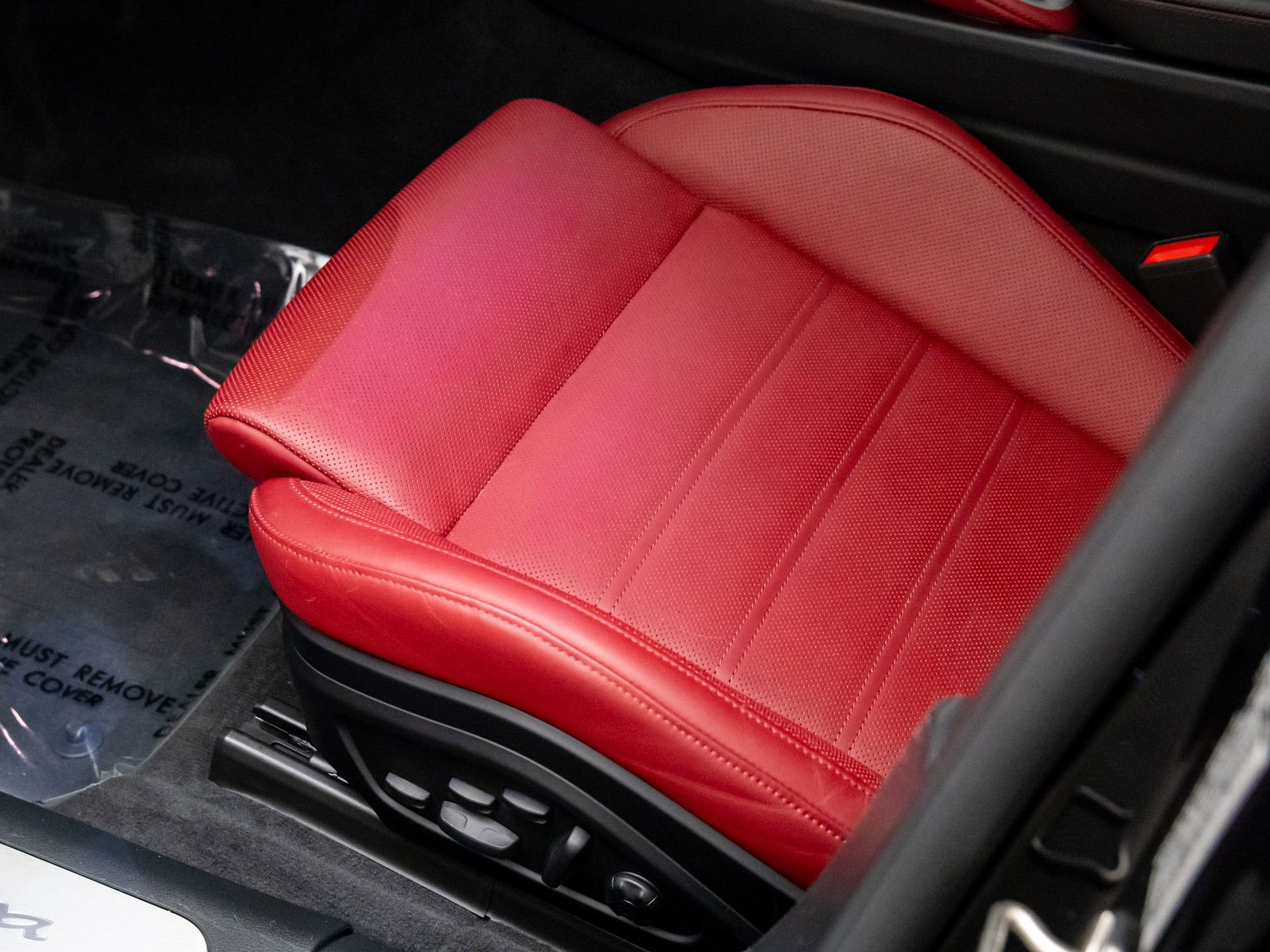 Used 2024 Porsche Panamera image 14