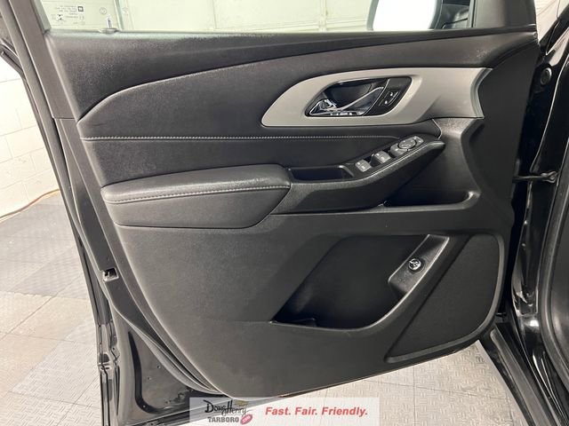 Used 2023 Chevrolet Traverse LT image 28