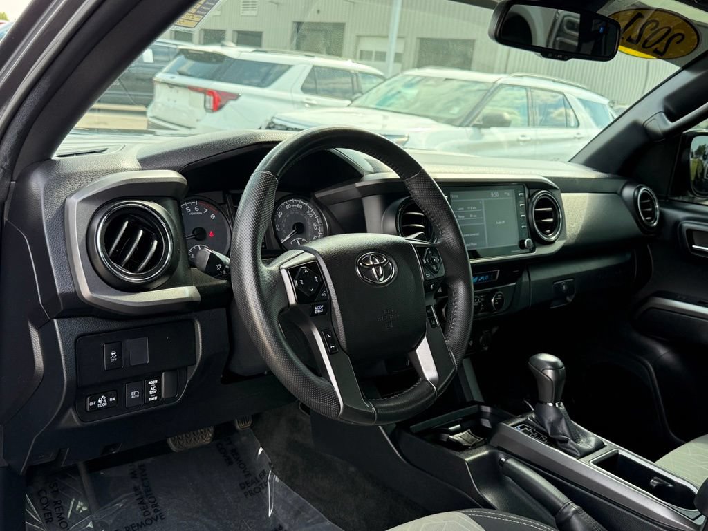 Used 2021 Toyota Tacoma TRD Off-Road AWD/4WD image 4