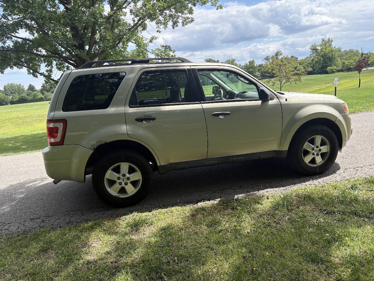 Used 2010 Ford Escape XLT FWD image 11
