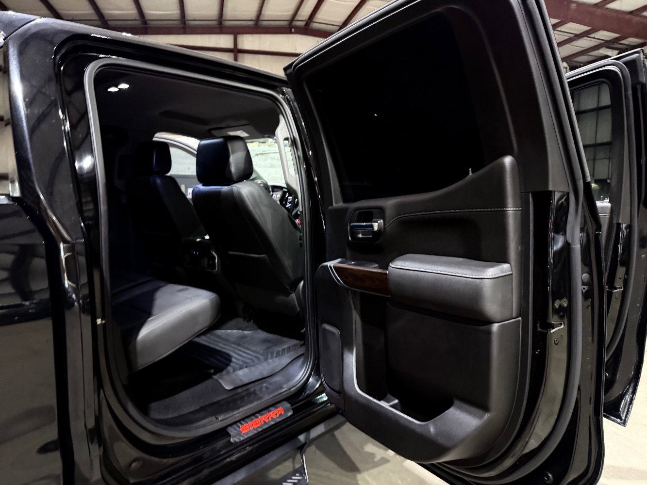 Used 2020 GMC Sierra 1500 SLT w/ SLT Premium Plus Package AWD/4WD image 21