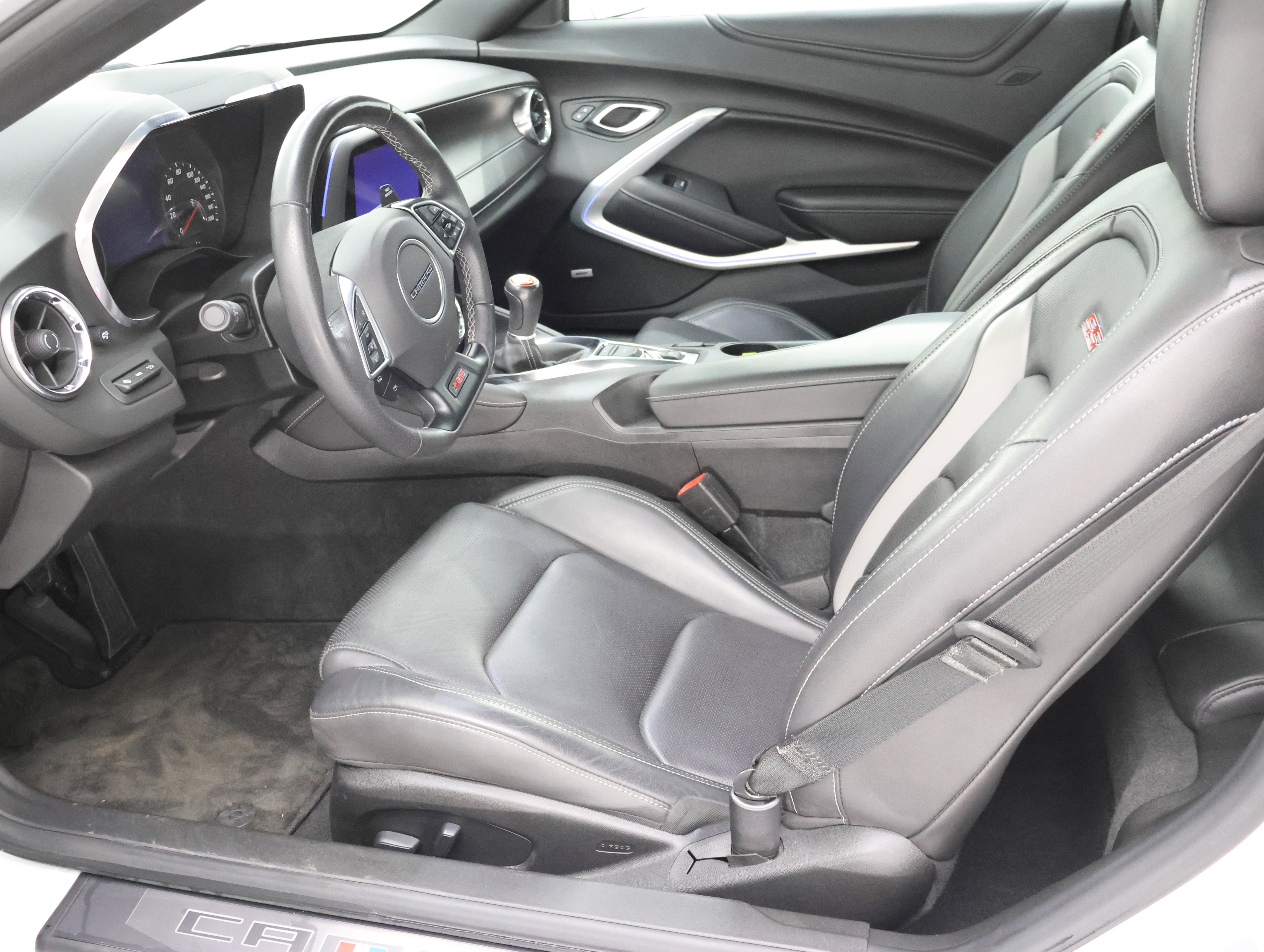 Used 2019 Chevrolet Camaro SS RWD image 8