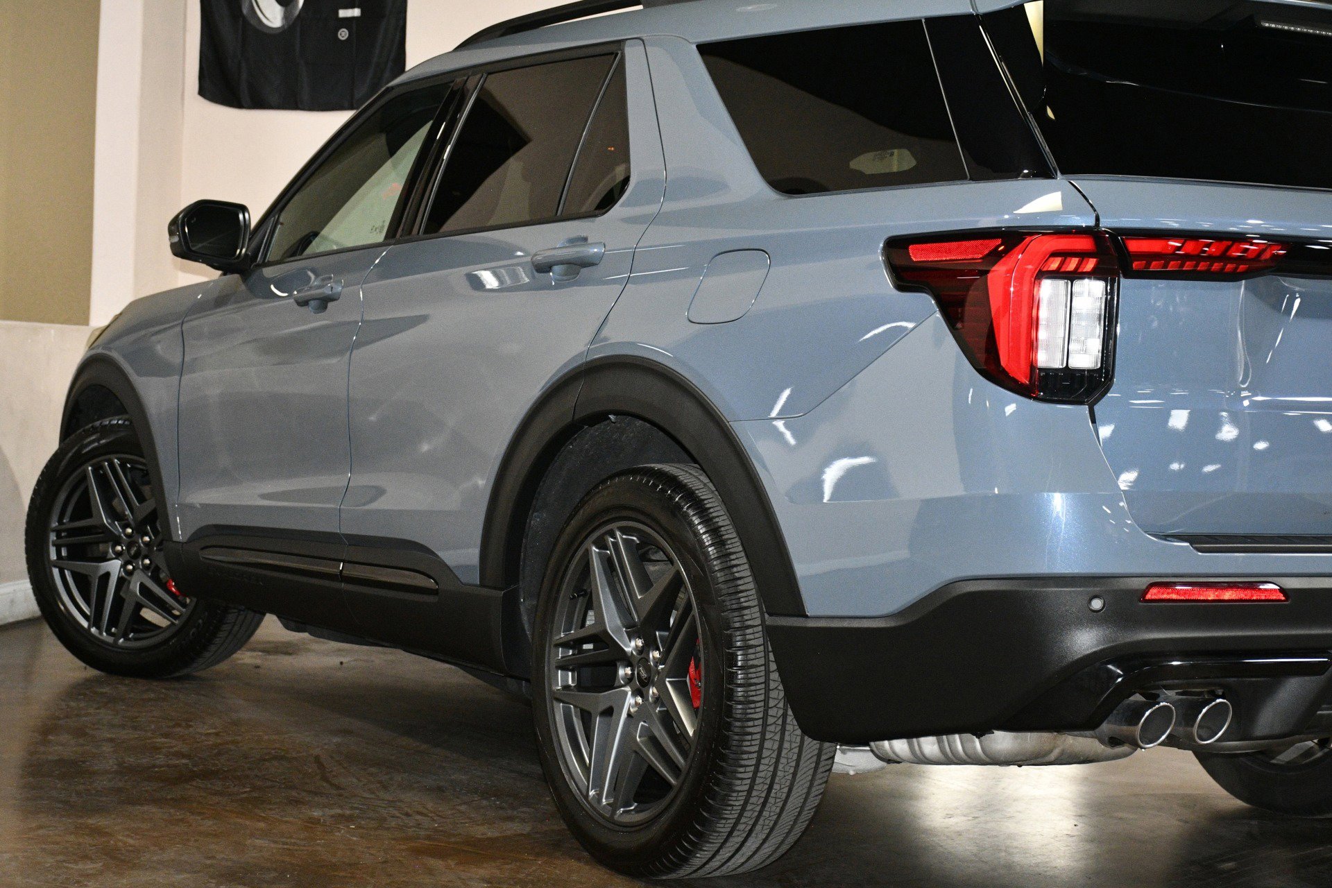 Used 2025 Ford Explorer ST w/ Sun And Sound Package image 55