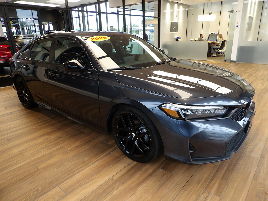 Used 2025 Honda Civic Sport image 3